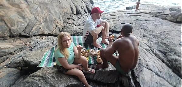  Flagra de atores na praia de nudismo !!! Paty Bumbum - Melissa Alecxander  - Alex Lima - taissa winkler  - Russo Porn - Bruxo Fire
